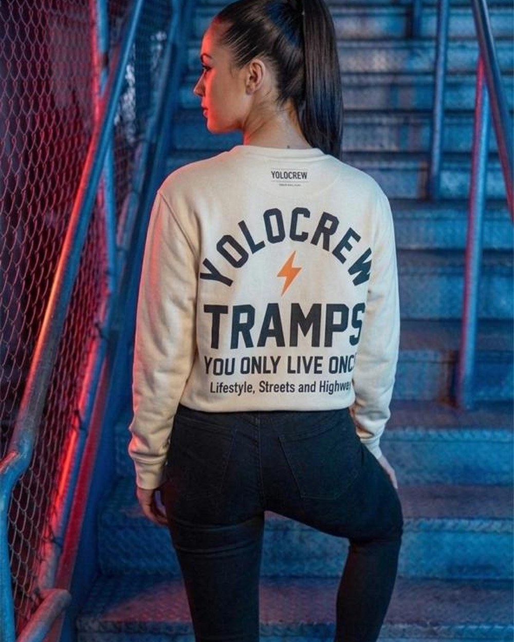 Moletom Tramps Yolocrew — costas