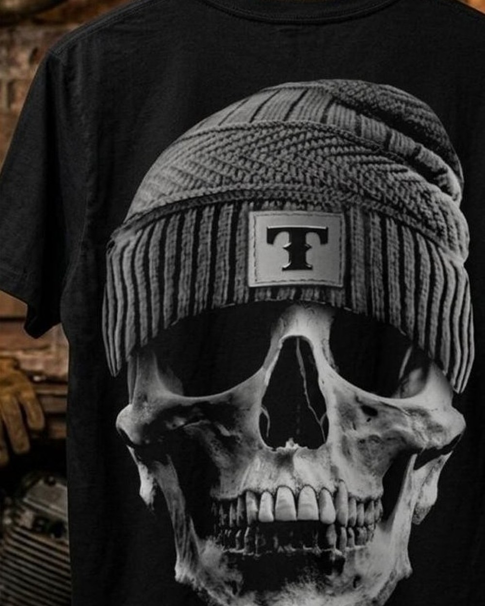 Camiseta preta Tramps caveira