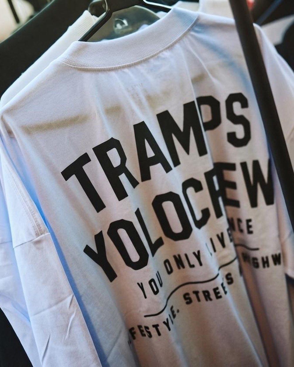 Camiseta branca Tramps Yolocrew